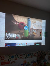 將圖片載入圖庫檢視器 (順豐自取免運費)智能全高清投影機 WIFI Projector (可看Disney+ YOUTUBE NETFLIX) (可車充使用,露營車一流)