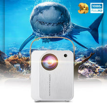 將圖片載入圖庫檢視器 (順豐自取免運費)智能全高清投影機 WIFI Projector (可看Disney+ YOUTUBE NETFLIX) (可車充使用,露營車一流)